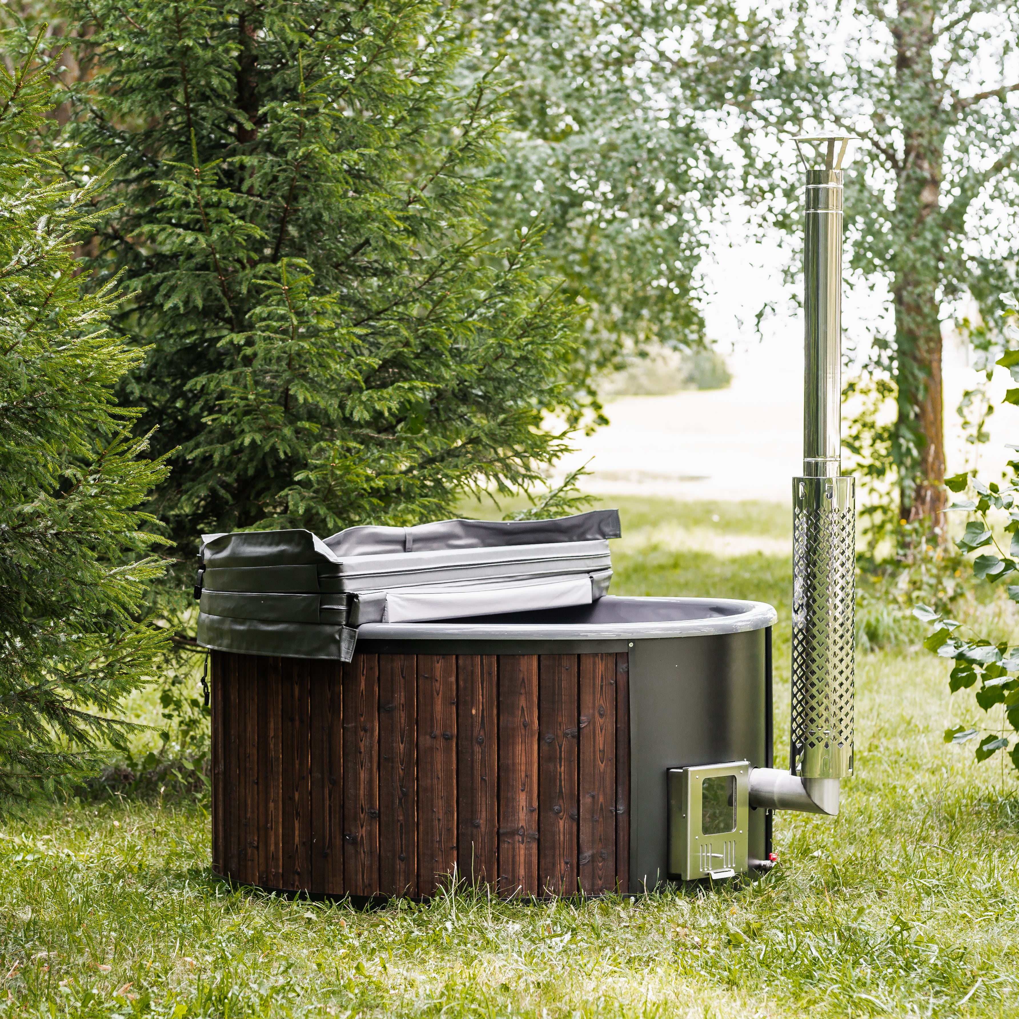 The Mande Spa USA MWT4 Wood-Fired Hot Tub