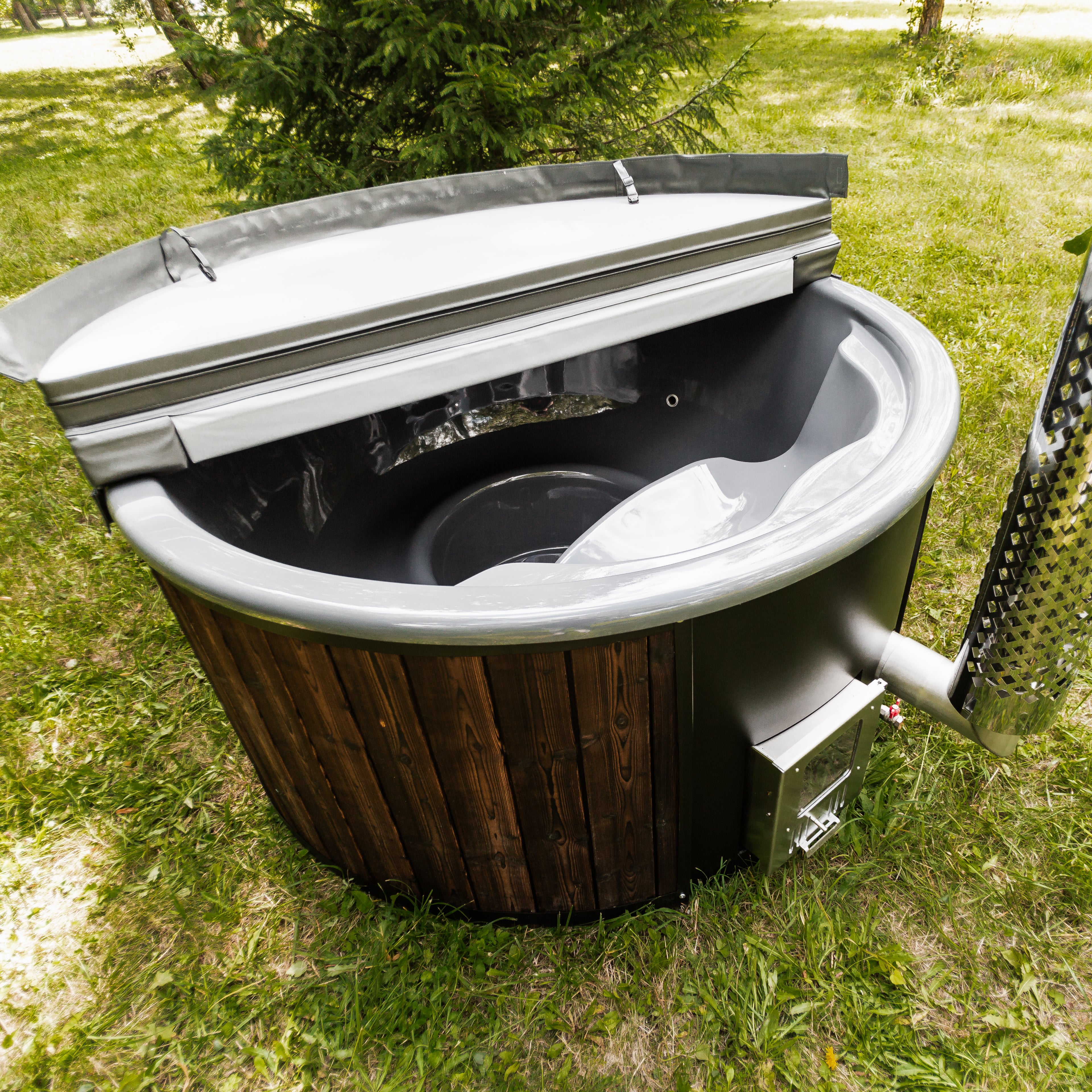The Mande Spa USA MWT4 Wood-Fired Hot Tub