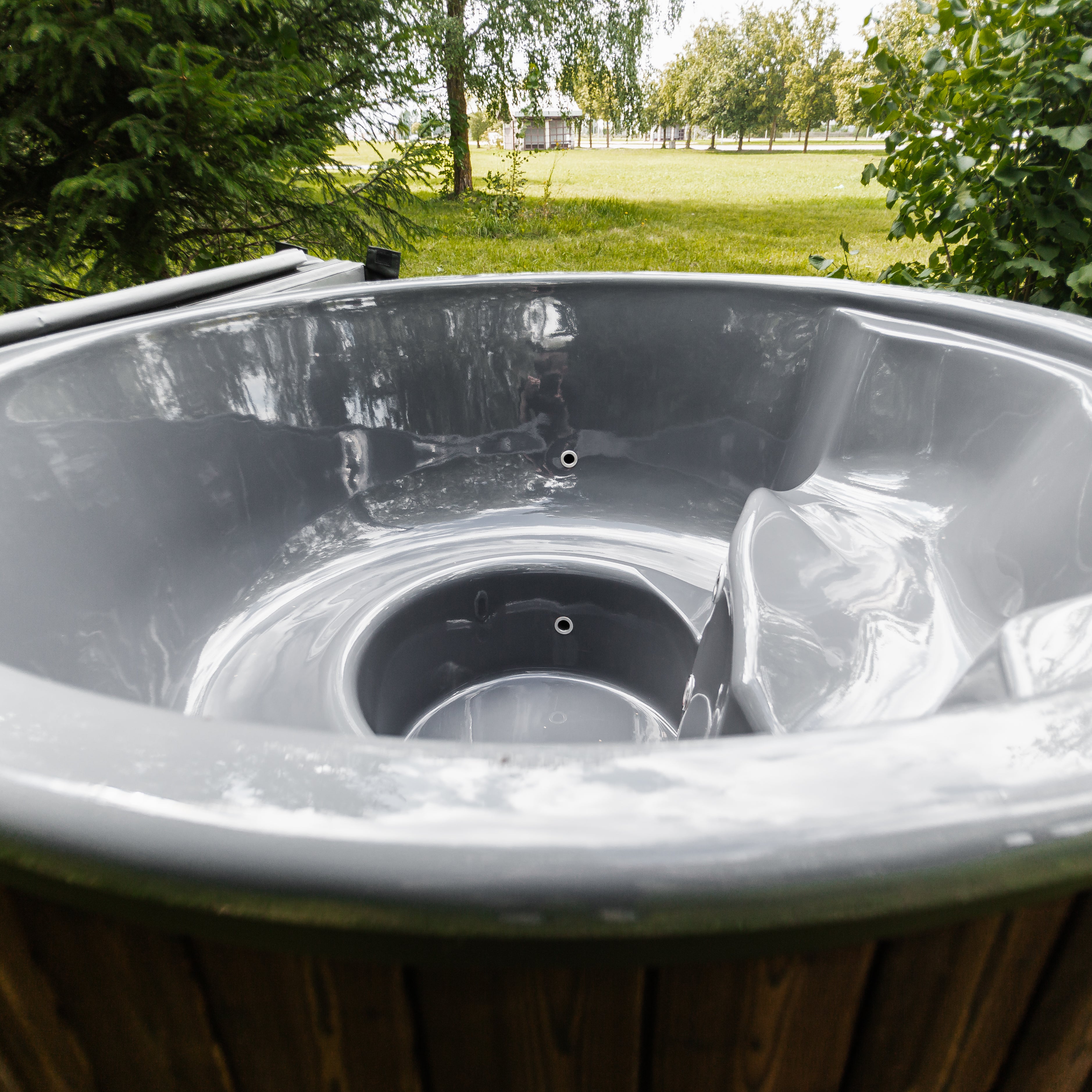 The Mande Spa USA MWT4 Wood-Fired Hot Tub
