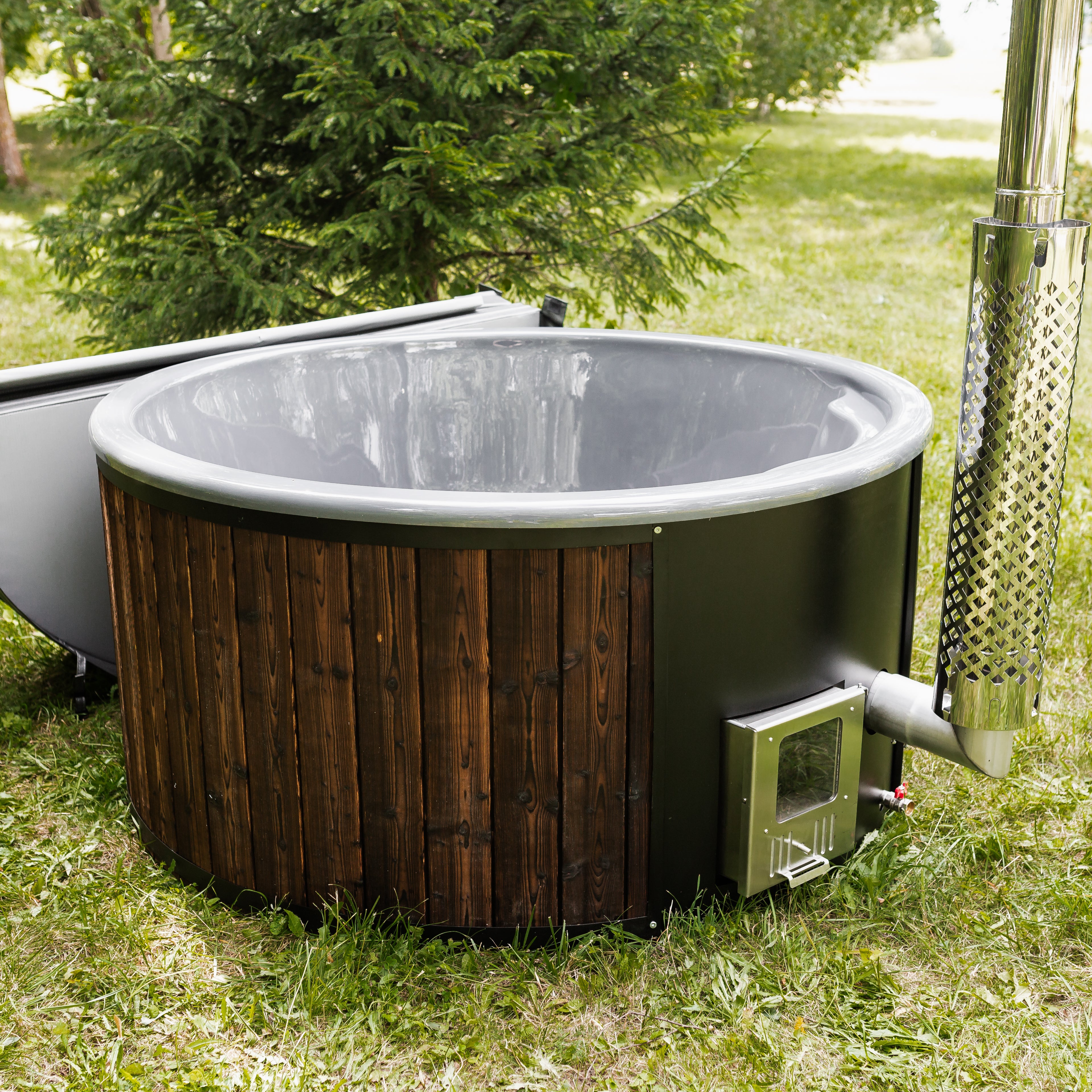 The Mande Spa USA MWT4 Wood-Fired Hot Tub