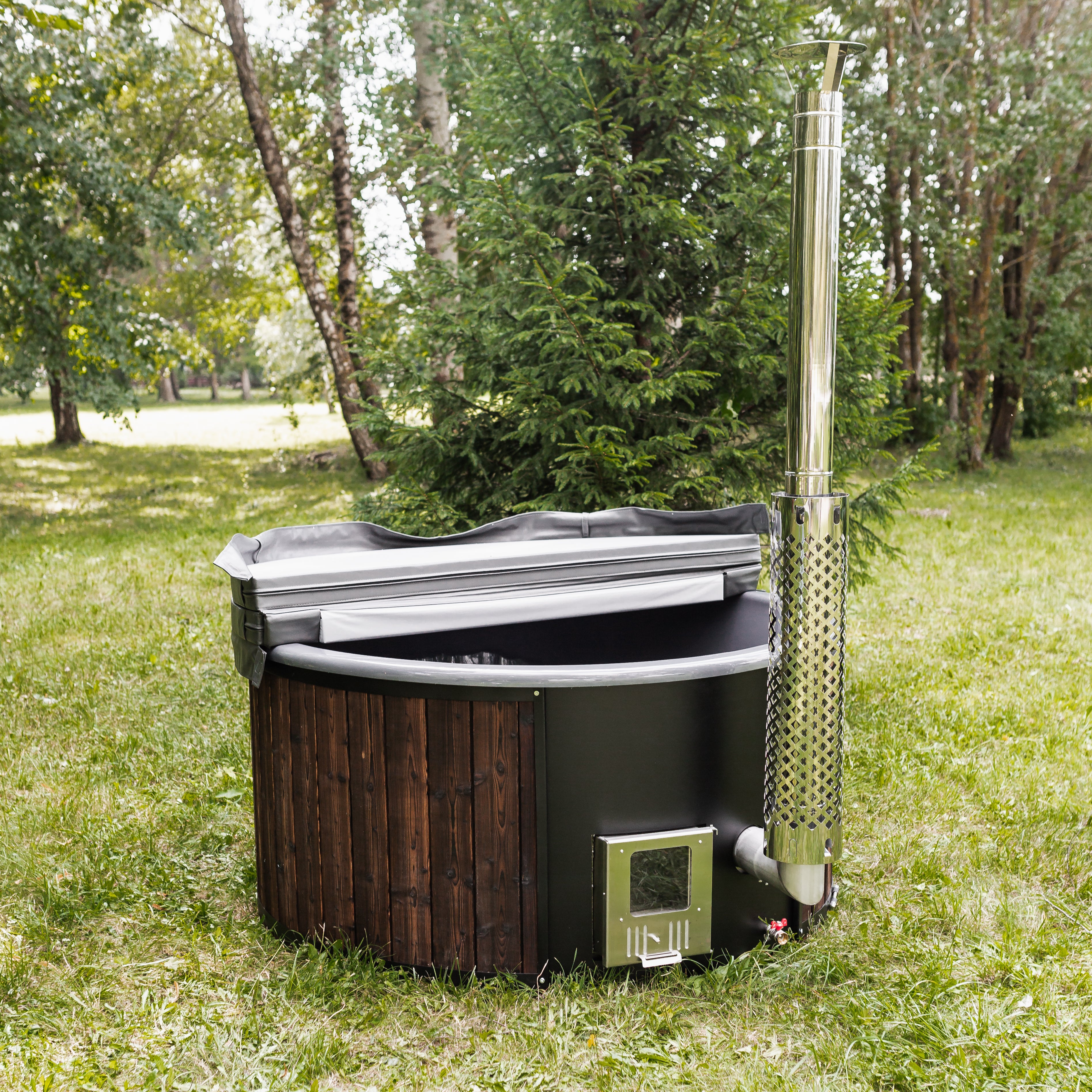 The Mande Spa USA MWT4 Wood-Fired Hot Tub