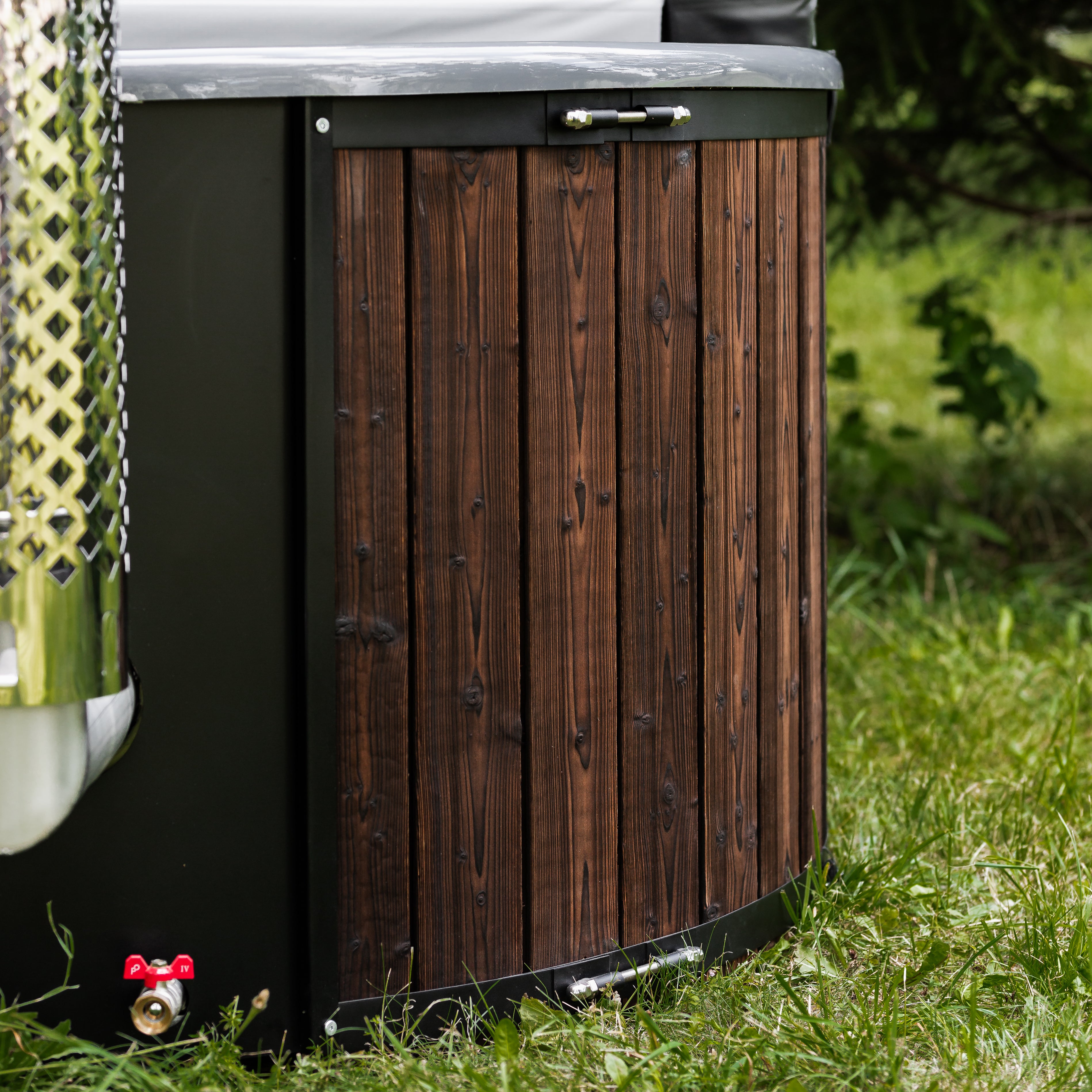 The Mande Spa USA MWT4 Wood-Fired Hot Tub