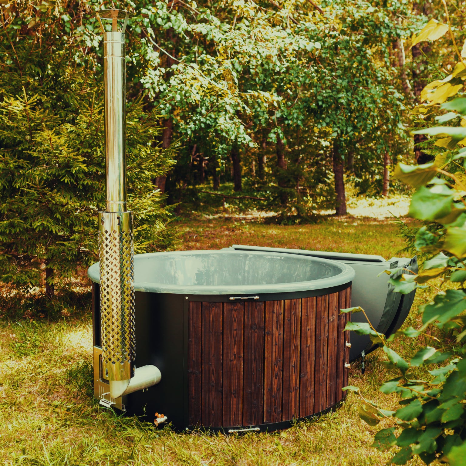 The Mande Spa USA MWT4 Wood-Fired Hot Tub